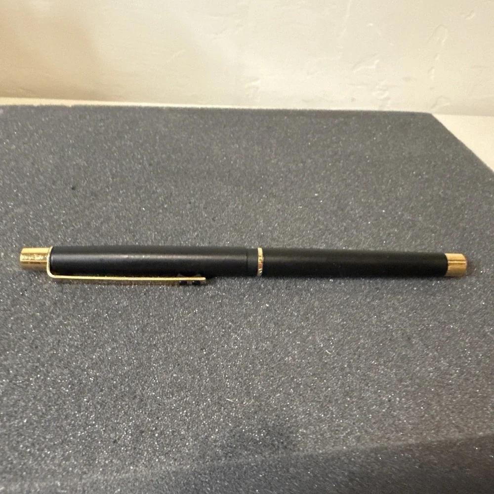 1980's Papermate Black/ Gold Trim Fountain Pen ( W Germany) Hearts